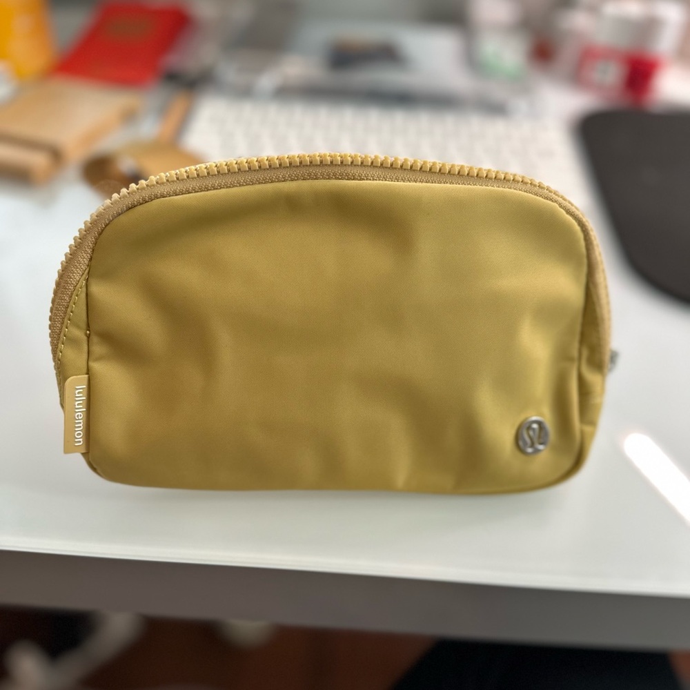 Lululemon NWT everywhere belt bag golden sand